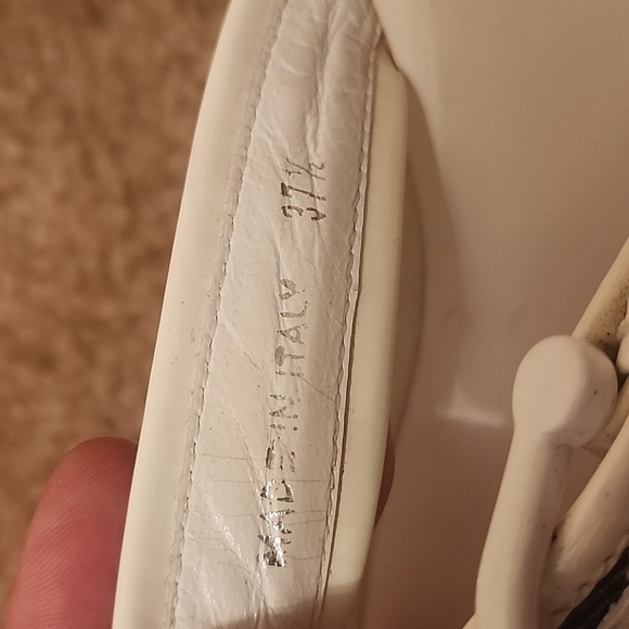 Burberry Classic Sandals - Picture 13 of 16